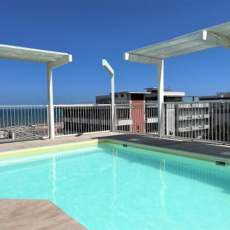 Residence Ten Suite Ρίμινι Εξωτερικό φωτογραφία
