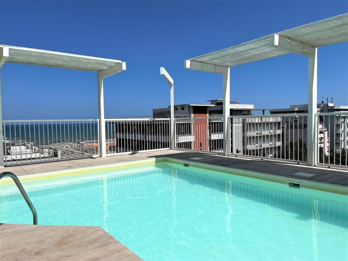 Residence Ten Suite Ρίμινι Εξωτερικό φωτογραφία