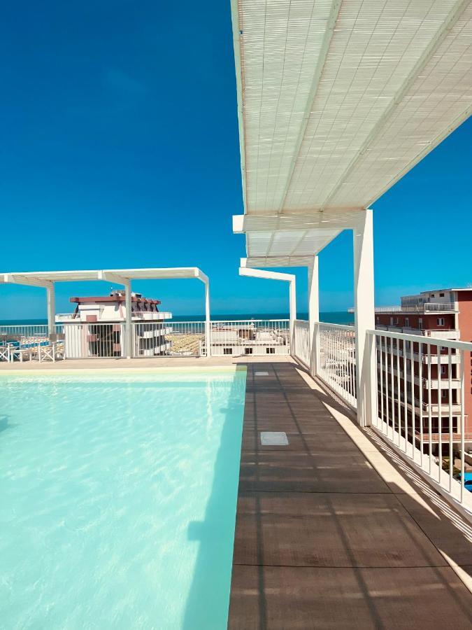 Residence Ten Suite Ρίμινι Εξωτερικό φωτογραφία