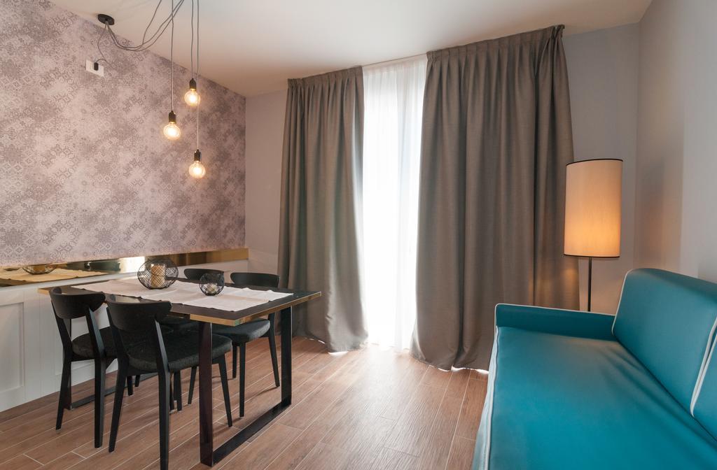 Residence Ten Suite Ρίμινι Εξωτερικό φωτογραφία