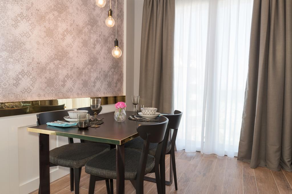 Residence Ten Suite Ρίμινι Εξωτερικό φωτογραφία