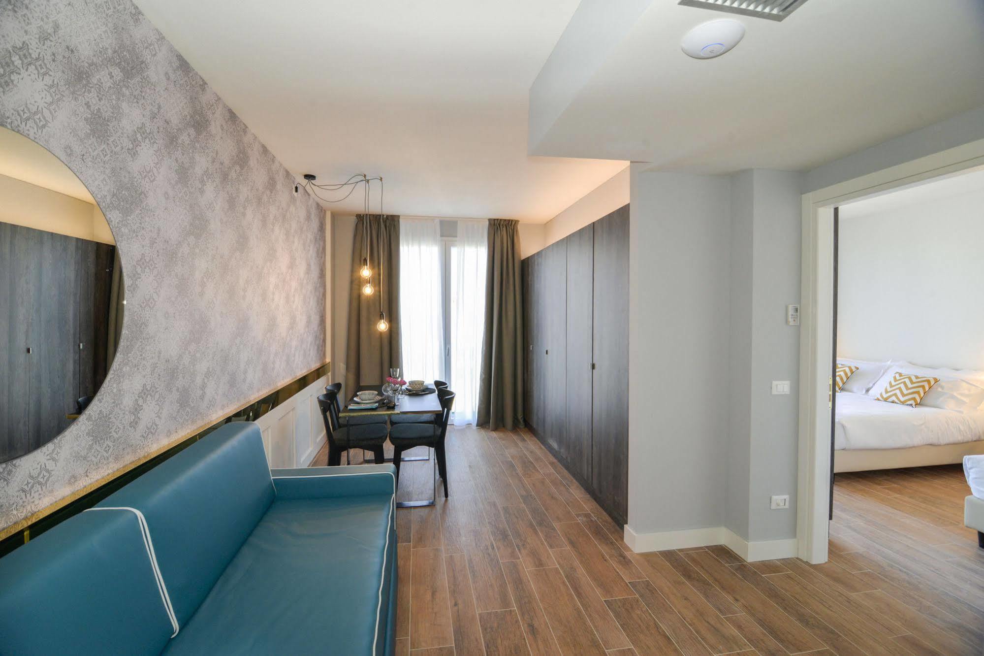 Residence Ten Suite Ρίμινι Εξωτερικό φωτογραφία