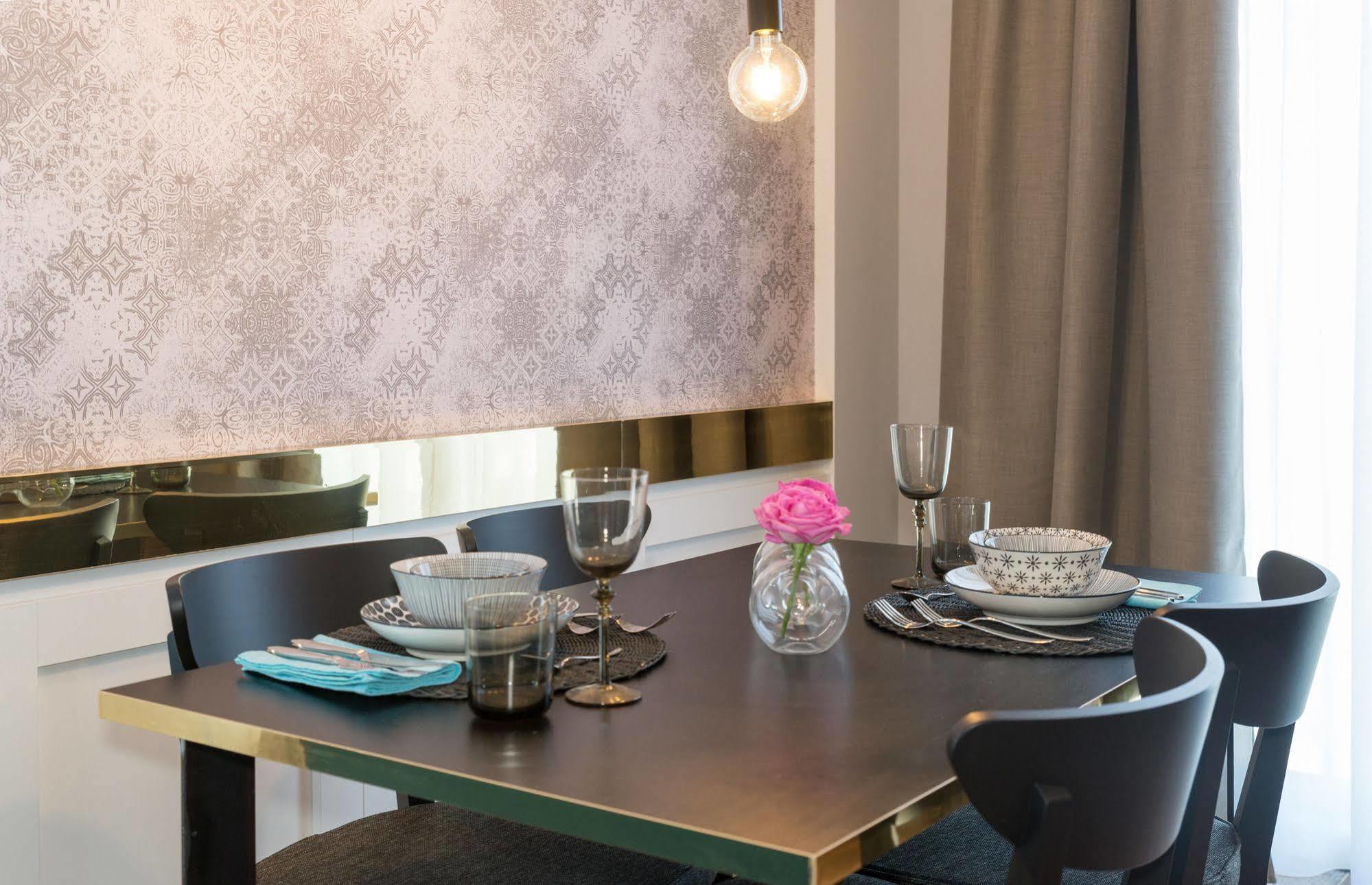 Residence Ten Suite Ρίμινι Εξωτερικό φωτογραφία