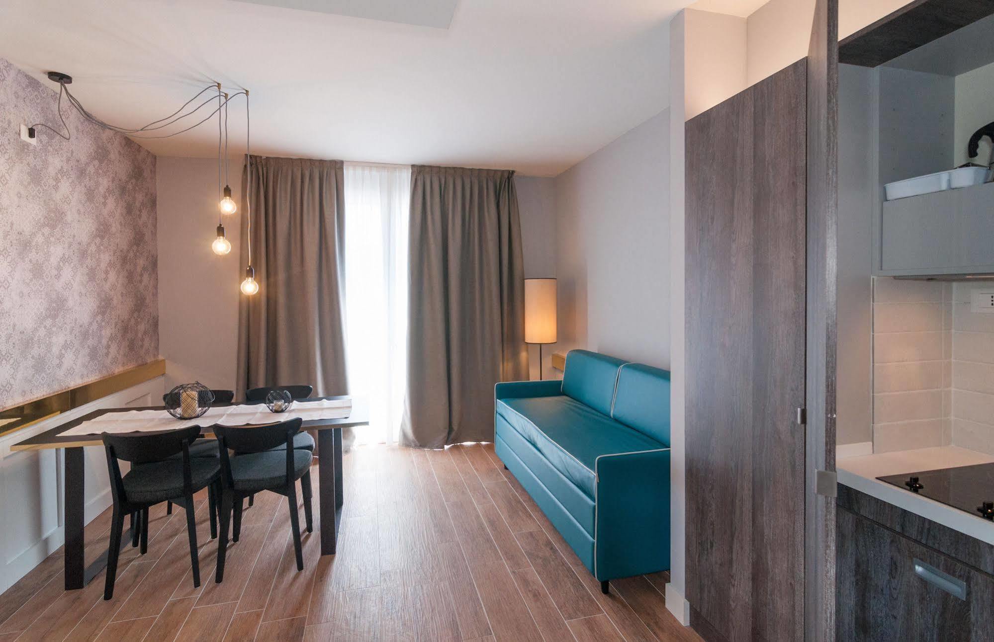 Residence Ten Suite Ρίμινι Εξωτερικό φωτογραφία