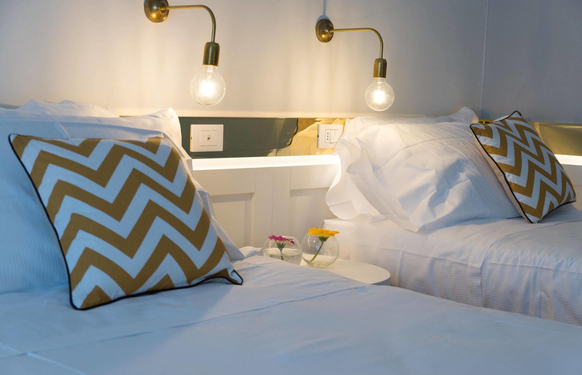 Residence Ten Suite Ρίμινι Εξωτερικό φωτογραφία