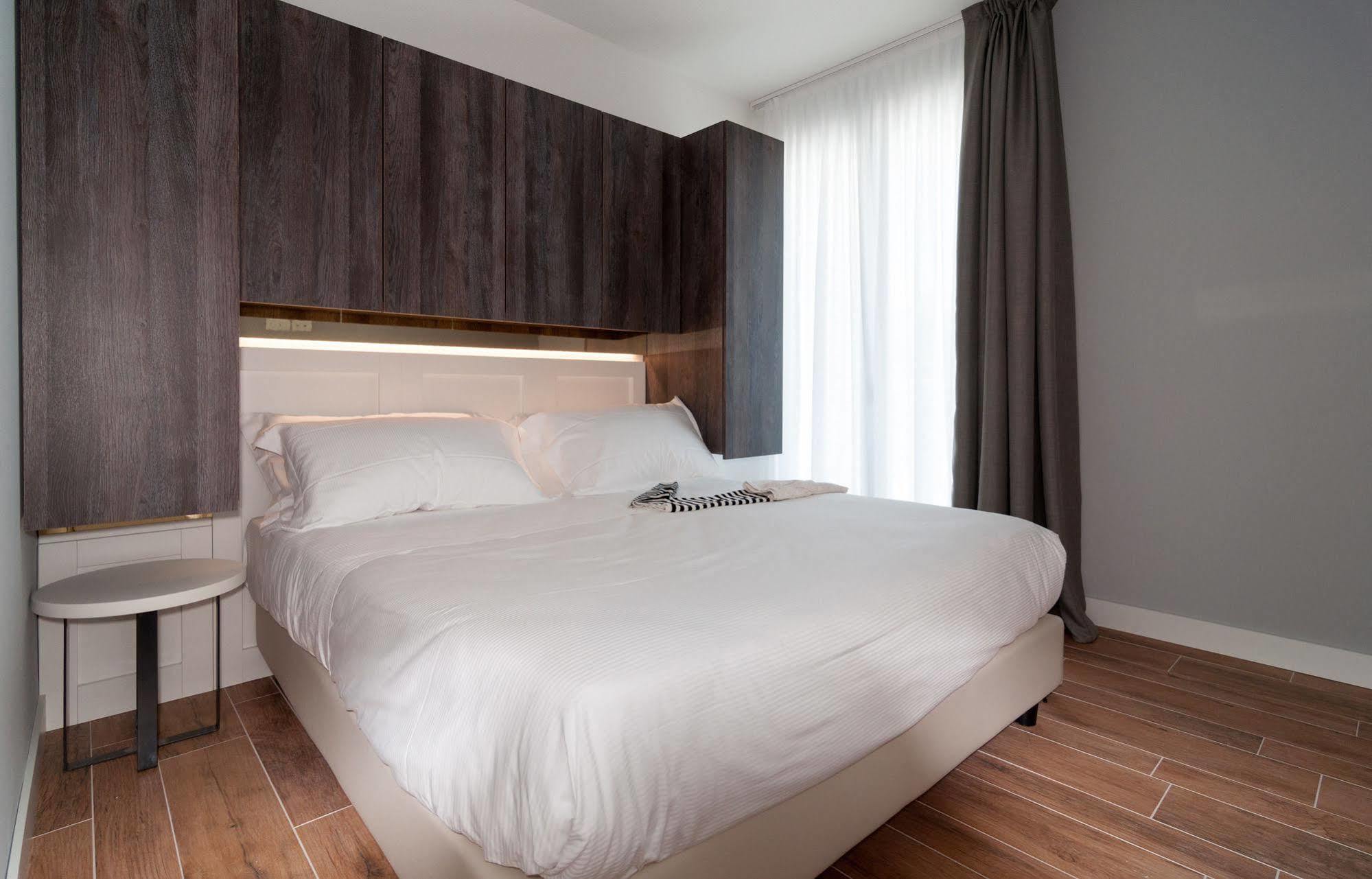 Residence Ten Suite Ρίμινι Εξωτερικό φωτογραφία